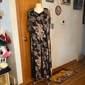Lola P Black Floral Maxi Dress - Size Large